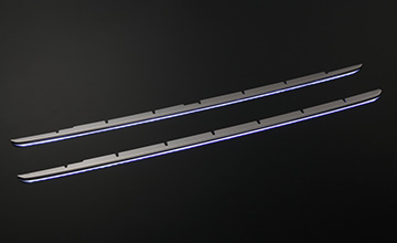 200系4型(標準ボディ)ハイエース用LEDバンパーグリルフィンカバー