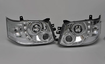 REVIER(レヴィーア) 200系3型ハイエース用LEDイカリングプロジェクターヘッドライト