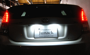 JUNACK(ジュナック) プリウス LEDナンバーランプ|装着イメージ