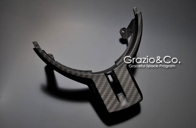 Grazio(グラージオ)　トヨタ86 カーボン・ステアリングオーナメント