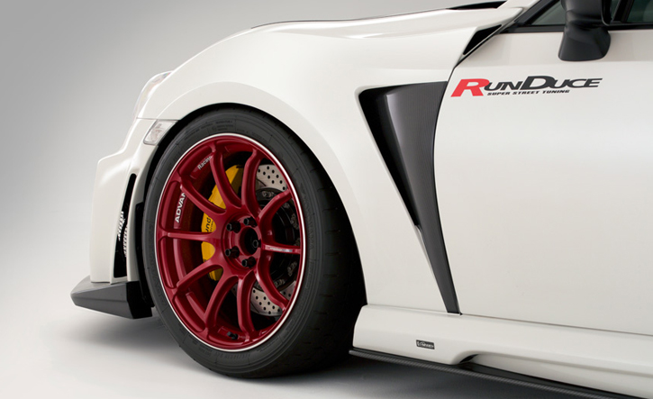 トヨタ86(ZN6系)用GTフェンダー VARIS(バリス) エアロ