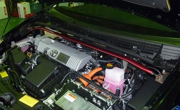 10系アルファード用のクスコのストラットタワーバー 40系アルファード