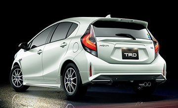 TRD アクア サイドステップ