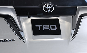 TRD　エスクァイア　リアライセンスガーニッシュ