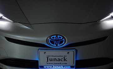 JUNACK(ジュナック) ハリアー LEDエンブレム(5)|装着イメージ(他車種)