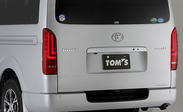 TOM'S(トムス) ハイエース LEDテール|ポジション点灯イメージ(LEDライトバー)