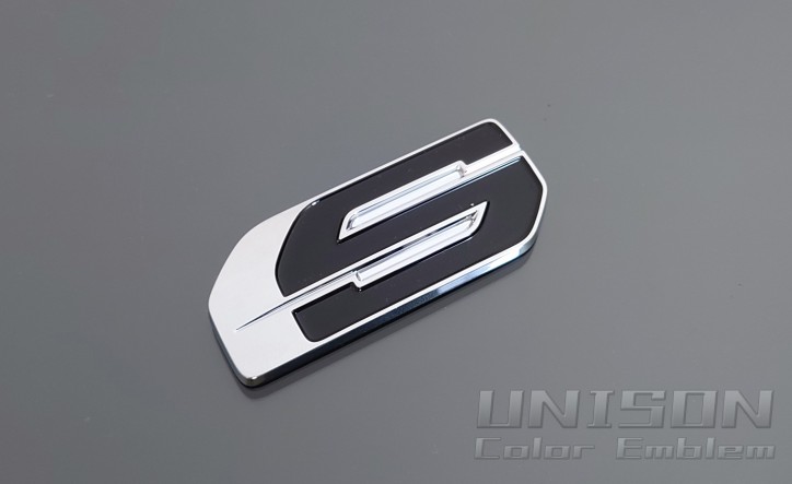 ハイエース用ダークプライムSエンブレム UNISON-純正エンブレム改