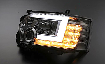 200系4型ハイエース　LEDパーツ・プロジェクターヘッドライト・シーケンシャルウインカータイプ　REVIER(レヴィーア)/LED(2)