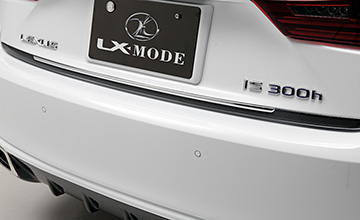 LX-MODE(LXモード)　E30 レクサスIS　カーボンリアガーニッシュ