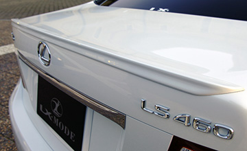 F40系前中期レクサスLS用トランクスポイラー