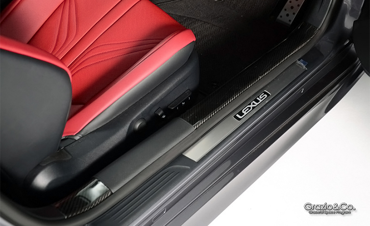 レクサスRCF(USC10)用カーボンスカッフプレート Grazio