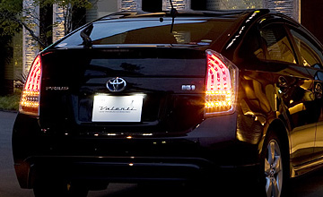 ヴァレンティ　プリウス　LEDテール