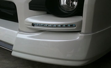 70ヴォクシー純正オプションボンネットガーニシュ トップ