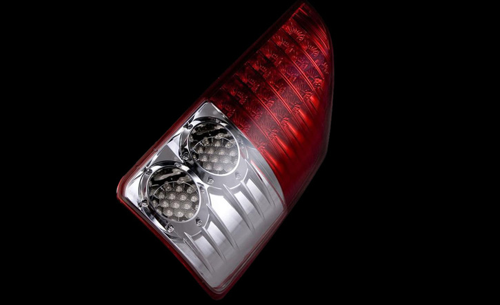 ヴォクシー テールランプ