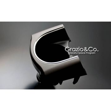 Grazio(グラージオ)　プリウス/30系後期　アームレストホルダーベゼル（3コートグラフィックメッキ）(1)