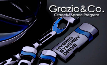 Grazio(グラージオ)　プリウスα　オパールクロームエンブレム