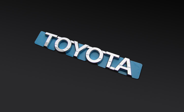 輸出仕様　プリウスα TOYOTAエンブレム