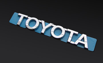 40系プリウスα用TOYOTAエンブレム