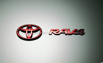 50系RAV4用レッドクロームエンブレム