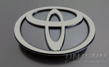 ヤリスクロス　アースカラーエンブレム