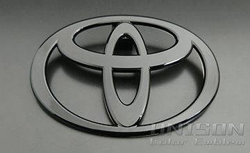 ヤリスクロス URBANO(ウルバーノ)純正ブラックエンブレム