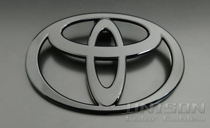 純正部品 ヤリスクロス エンブレムパーツ グロスブラックエンブレム 10系