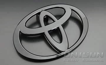 純正部品 ヤリス グロスブラックエンブレム